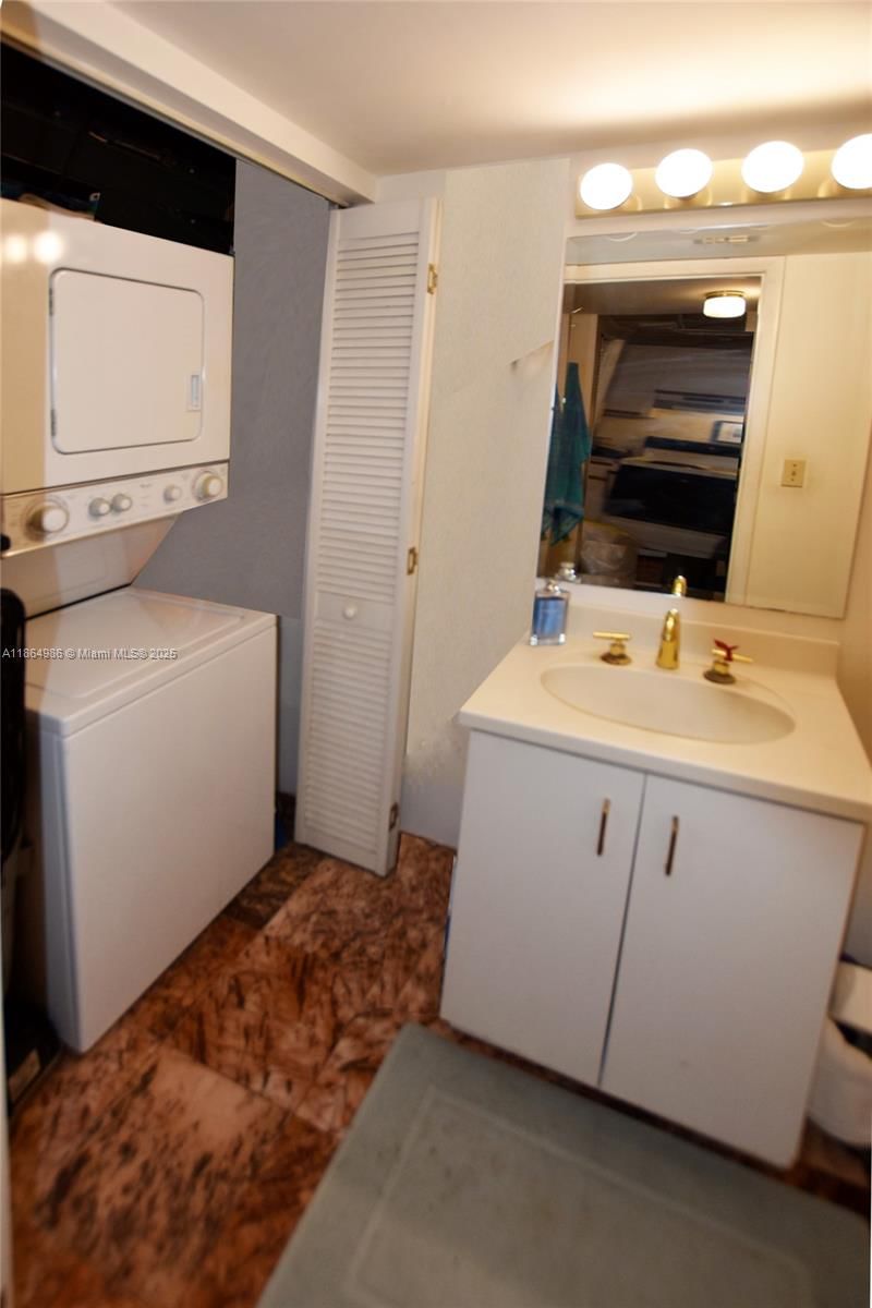 Real estate property located at 540 Brickell Key Dr #316, Miami-dade, Brickell Key Ii, Miami, FL