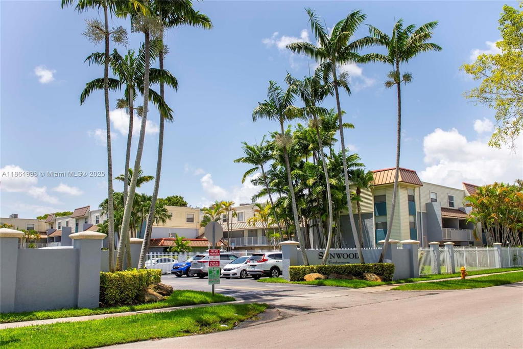 Real estate property located at 4600 67th Ave #237, Miami-dade, Sunwood Condo, Miami, FL