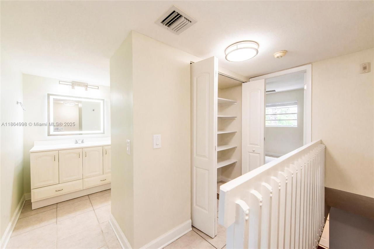 Real estate property located at 4600 67th Ave #237, Miami-dade, Sunwood Condo, Miami, FL
