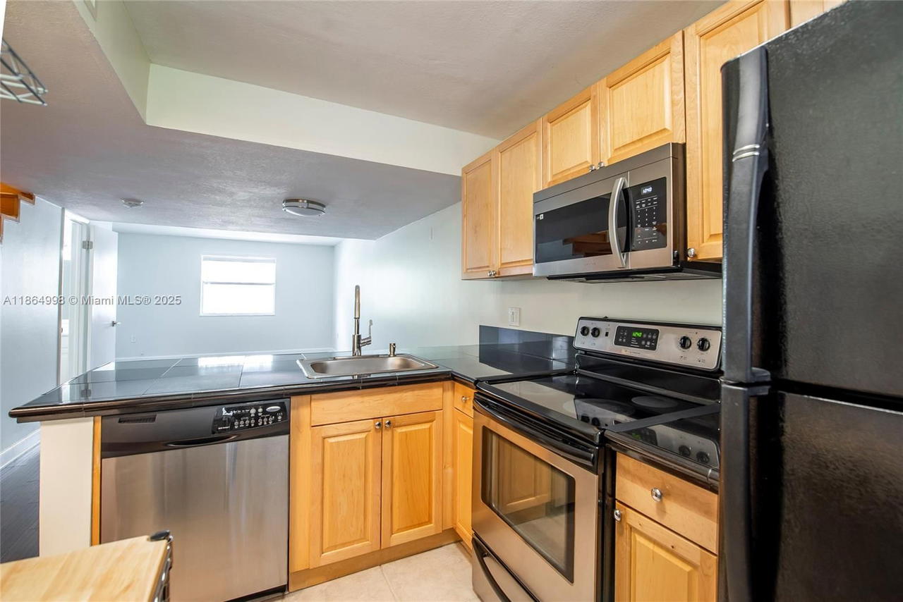 Real estate property located at 4600 67th Ave #237, Miami-dade, Sunwood Condo, Miami, FL