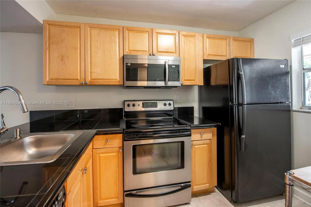 Real estate property located at 4600 67th Ave #237, Miami-dade, Sunwood Condo, Miami, FL
