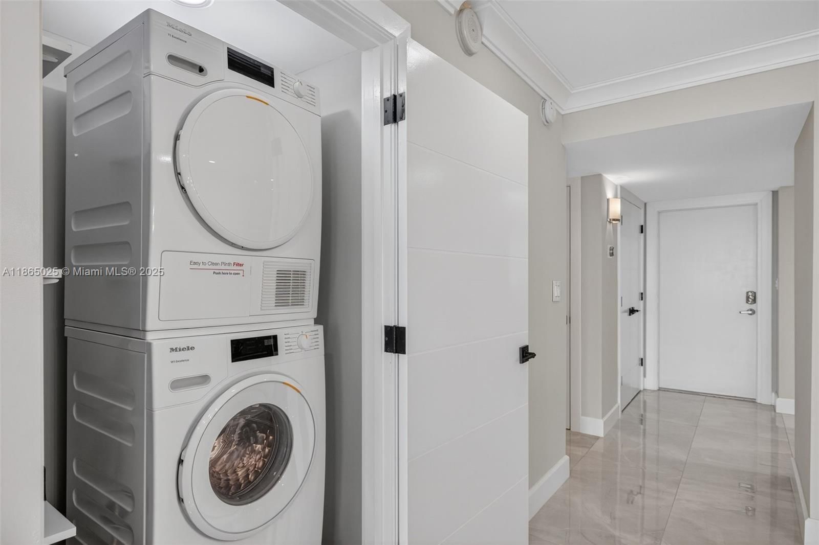 Real estate property located at 511 Bayshore Dr #1005, Broward, Bayshore Towers, Fort Lauderdale, FL