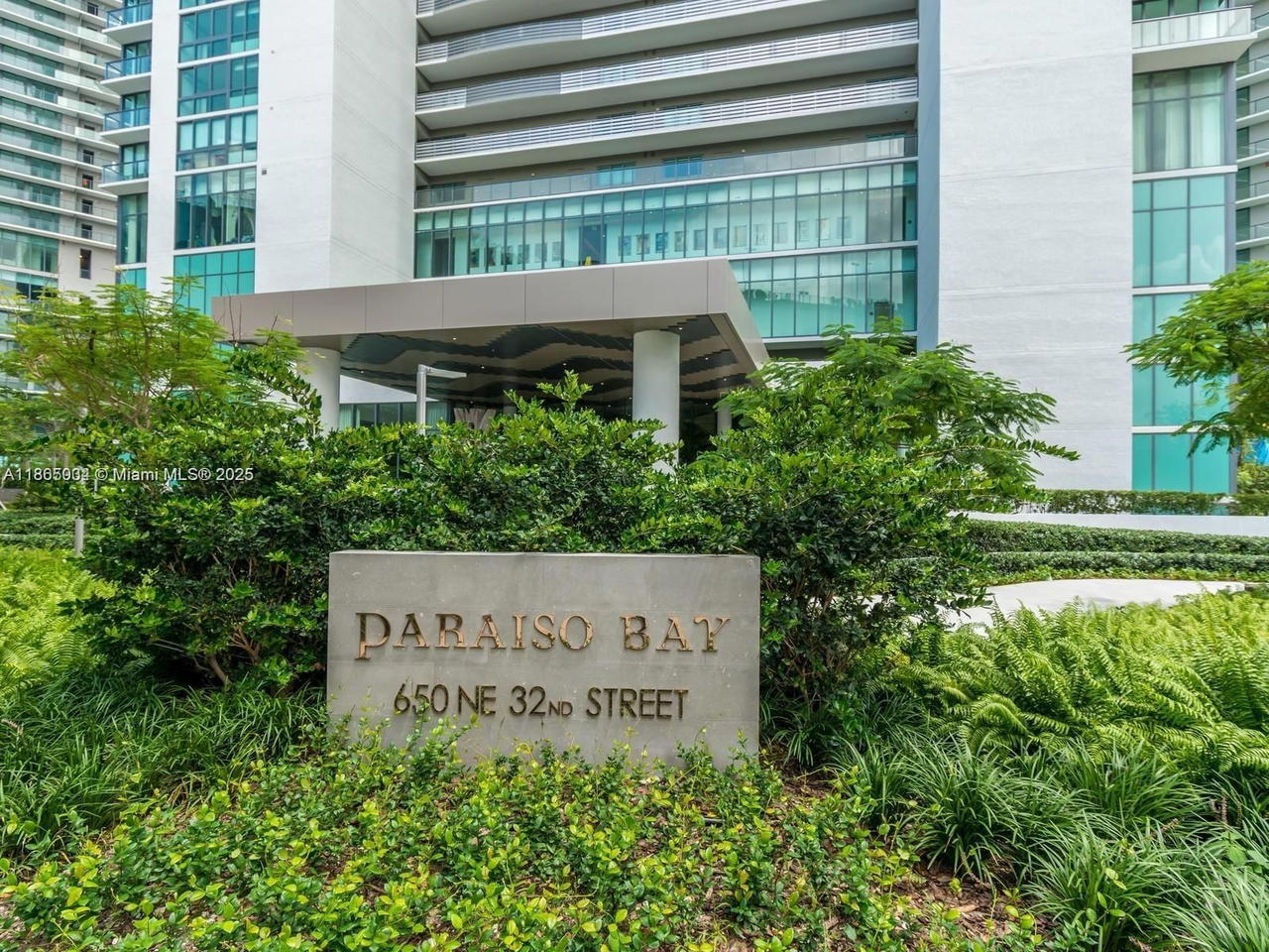 Real estate property located at 650 32nd St #2907, Miami-dade, Paraiso Bay Condo, Miami, FL