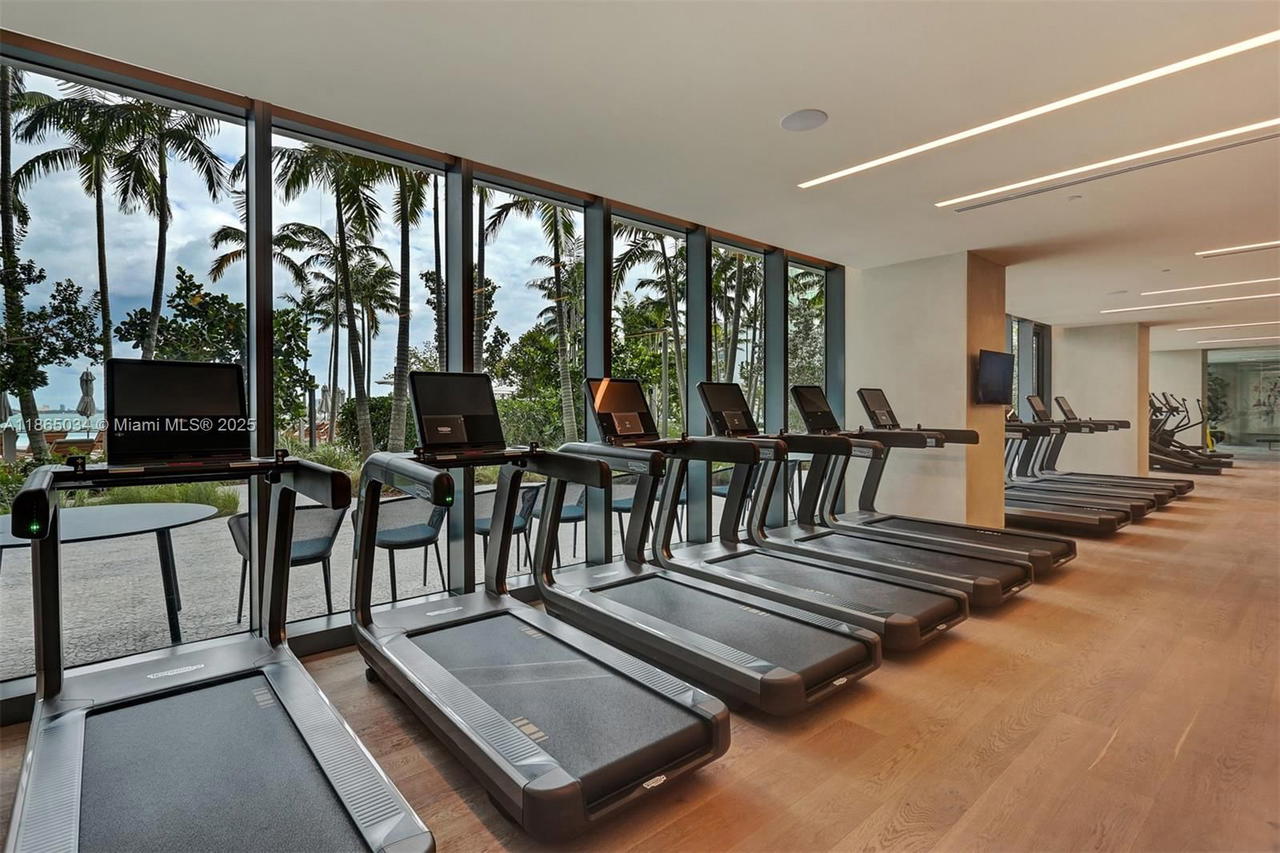 Real estate property located at 650 32nd St #2907, Miami-dade, Paraiso Bay Condo, Miami, FL