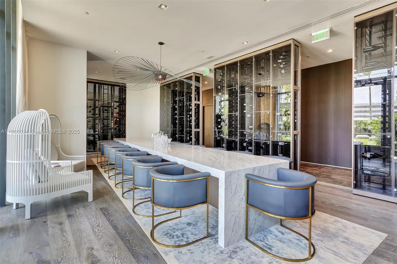 Real estate property located at 650 32nd St #2907, Miami-dade, Paraiso Bay Condo, Miami, FL
