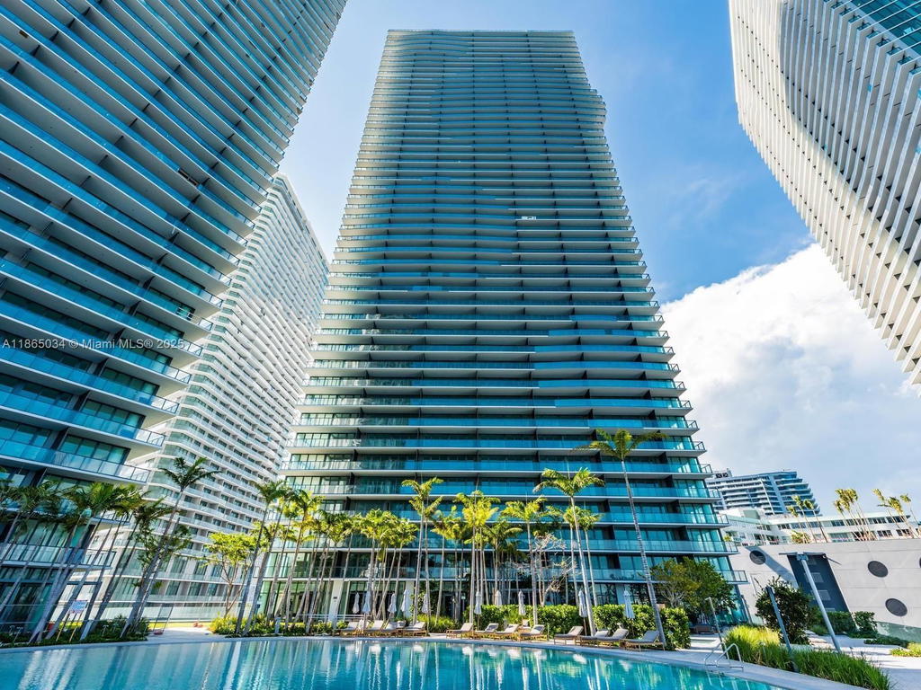 Real estate property located at 650 32nd St #2907, Miami-dade, Paraiso Bay Condo, Miami, FL