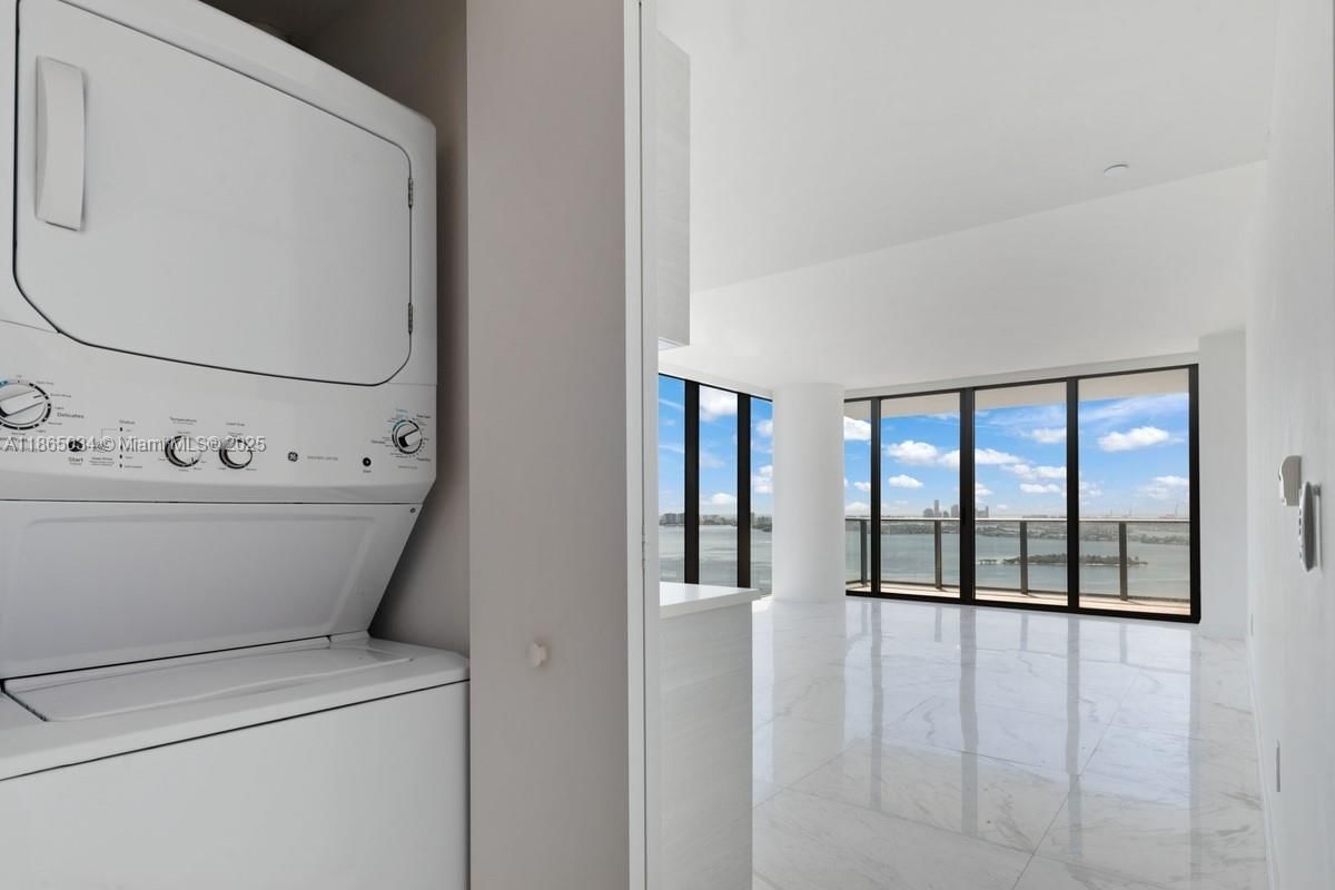Real estate property located at 650 32nd St #2907, Miami-dade, Paraiso Bay Condo, Miami, FL