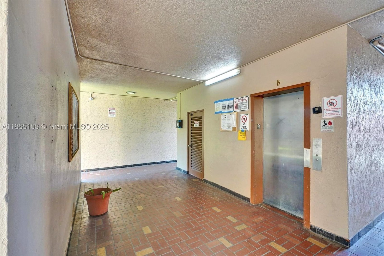 Real estate property located at 1900 68th St C203, Miami-dade, Los Arboles Condo, Hialeah, FL