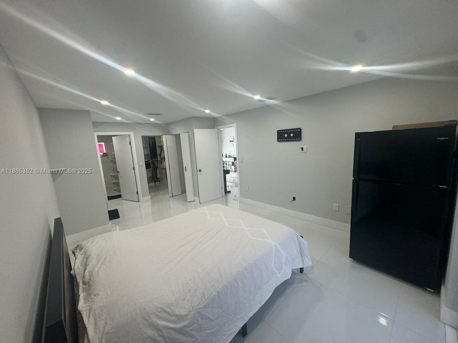 Real estate property located at 1051 128th Ave, Miami-dade, Vista Sub 1st Addn, Miami, FL