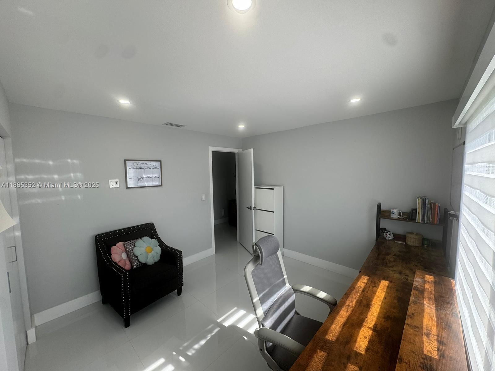 Real estate property located at 1051 128th Ave, Miami-dade, Vista Sub 1st Addn, Miami, FL