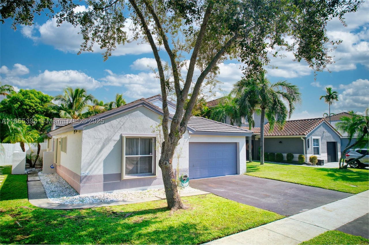Real estate property located at 19253 22nd St, Broward, Chapel Trail Ii, Pembroke Pines, FL