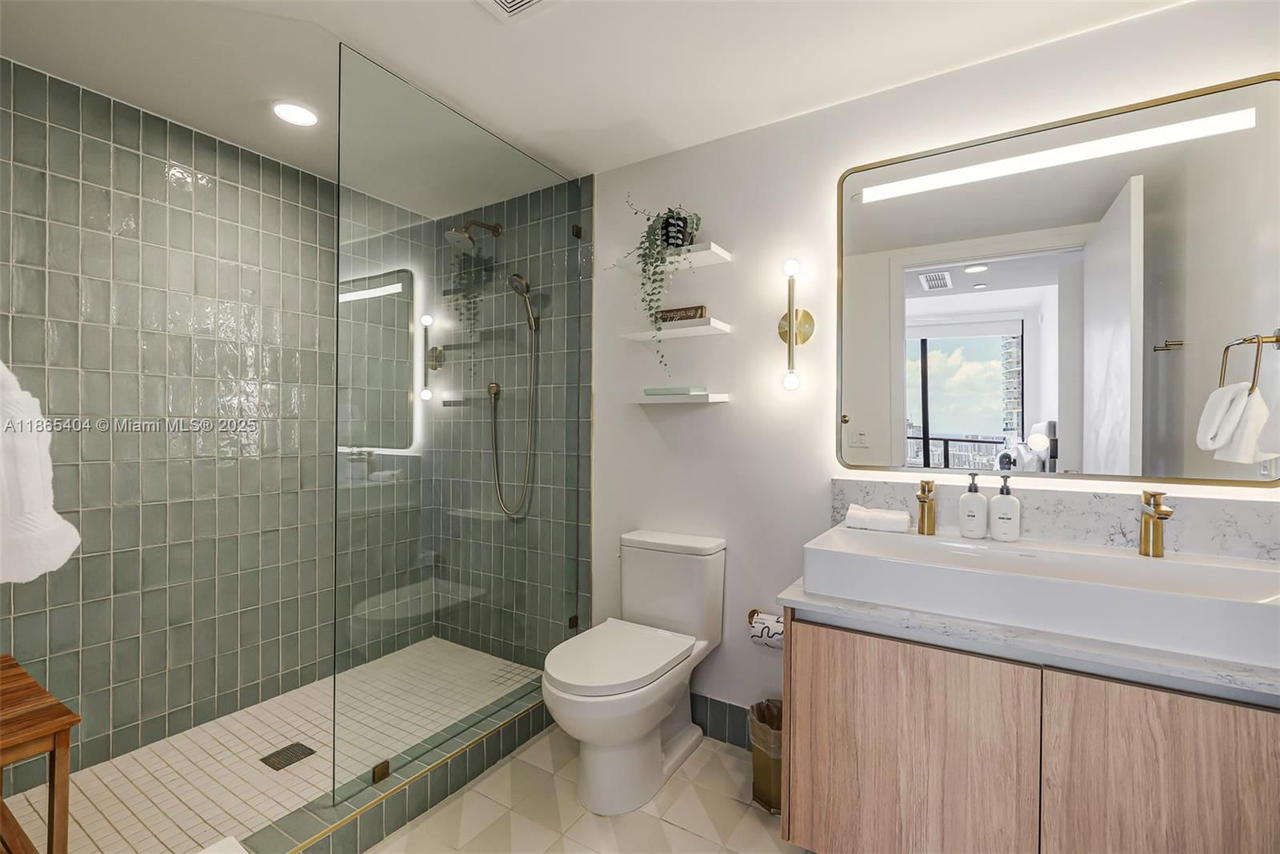 Real estate property located at 159 6th St #3601, Miami-dade, Gale Miami, Miami, FL