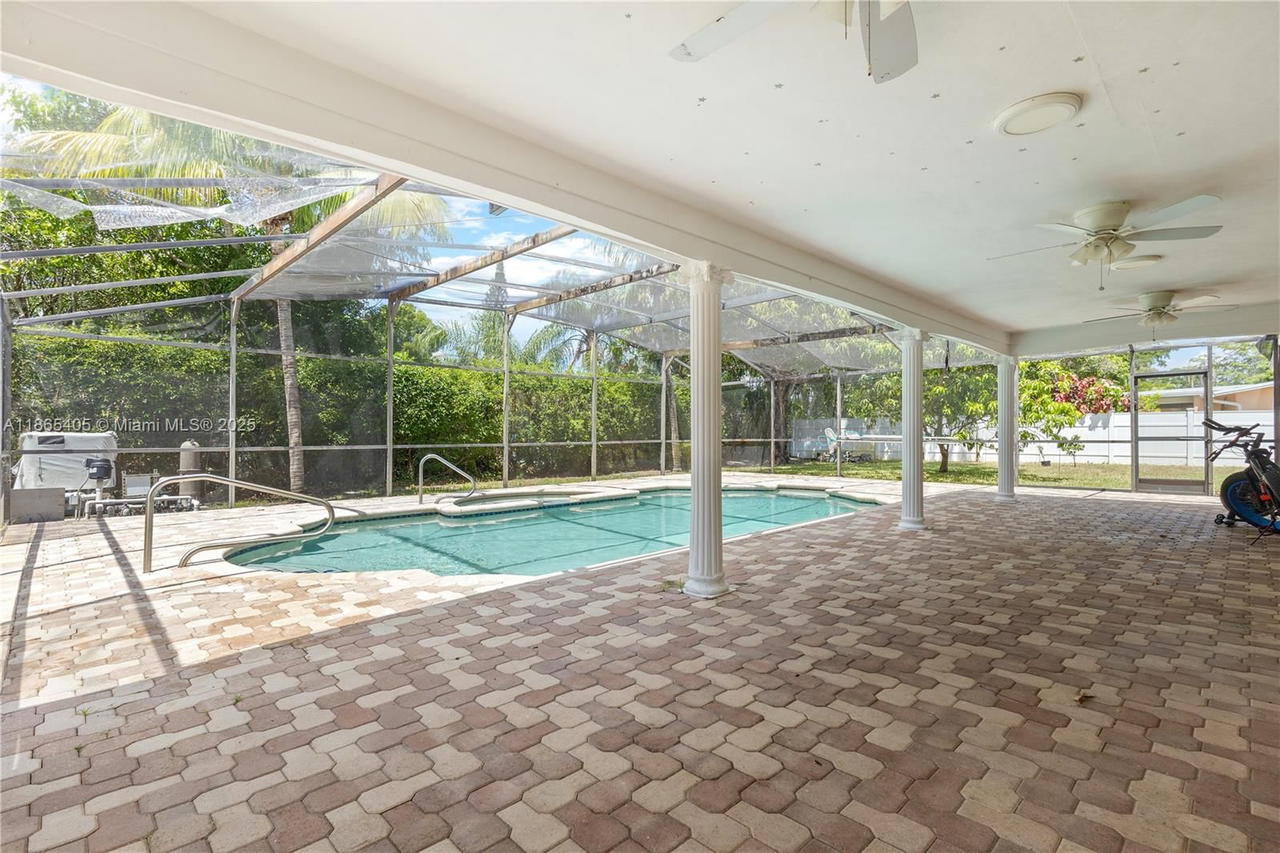 Real estate property located at 411 Martin Rd, Broward, Kimberly Forest, Margate, FL