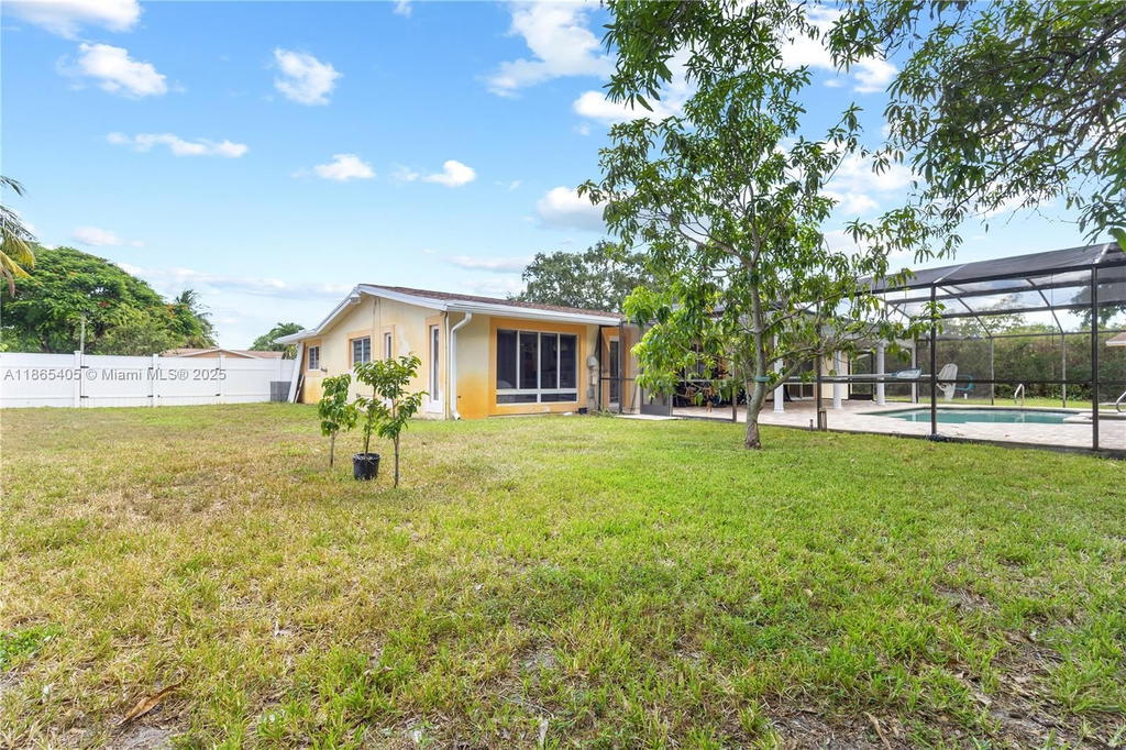 Real estate property located at 411 Martin Rd, Broward, Kimberly Forest, Margate, FL
