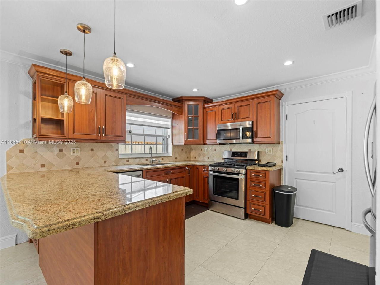 Real estate property located at 7322 134th Pl, Miami-dade, Winston Park Unit 6, Miami, FL