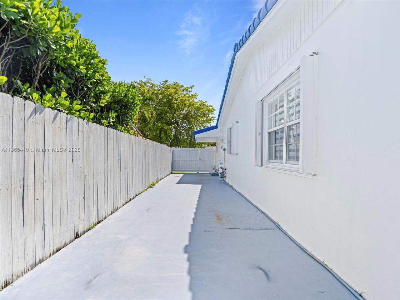 Real estate property located at 7322 134th Pl, Miami-dade, Winston Park Unit 6, Miami, FL
