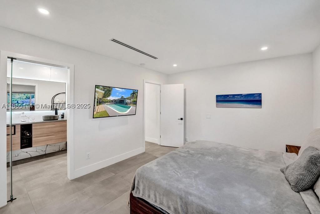 Real estate property located at 4660 37th Ave, Broward, Davis Isles Sec 5, Dania Beach, FL