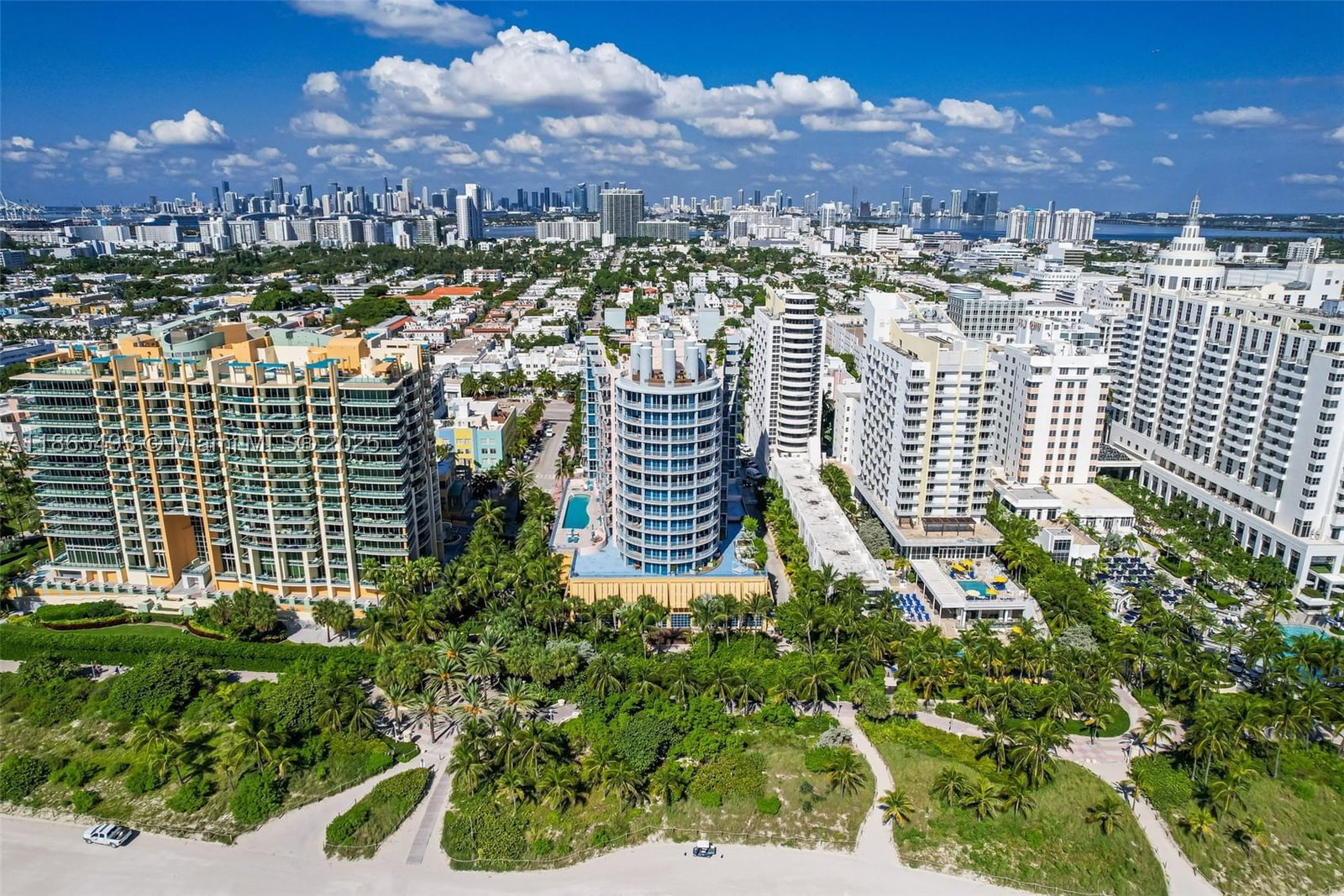 Real estate property located at 1500 Ocean Drive #1003, Miami-dade, 1500 Ocean Drive Condo, Miami Beach, FL