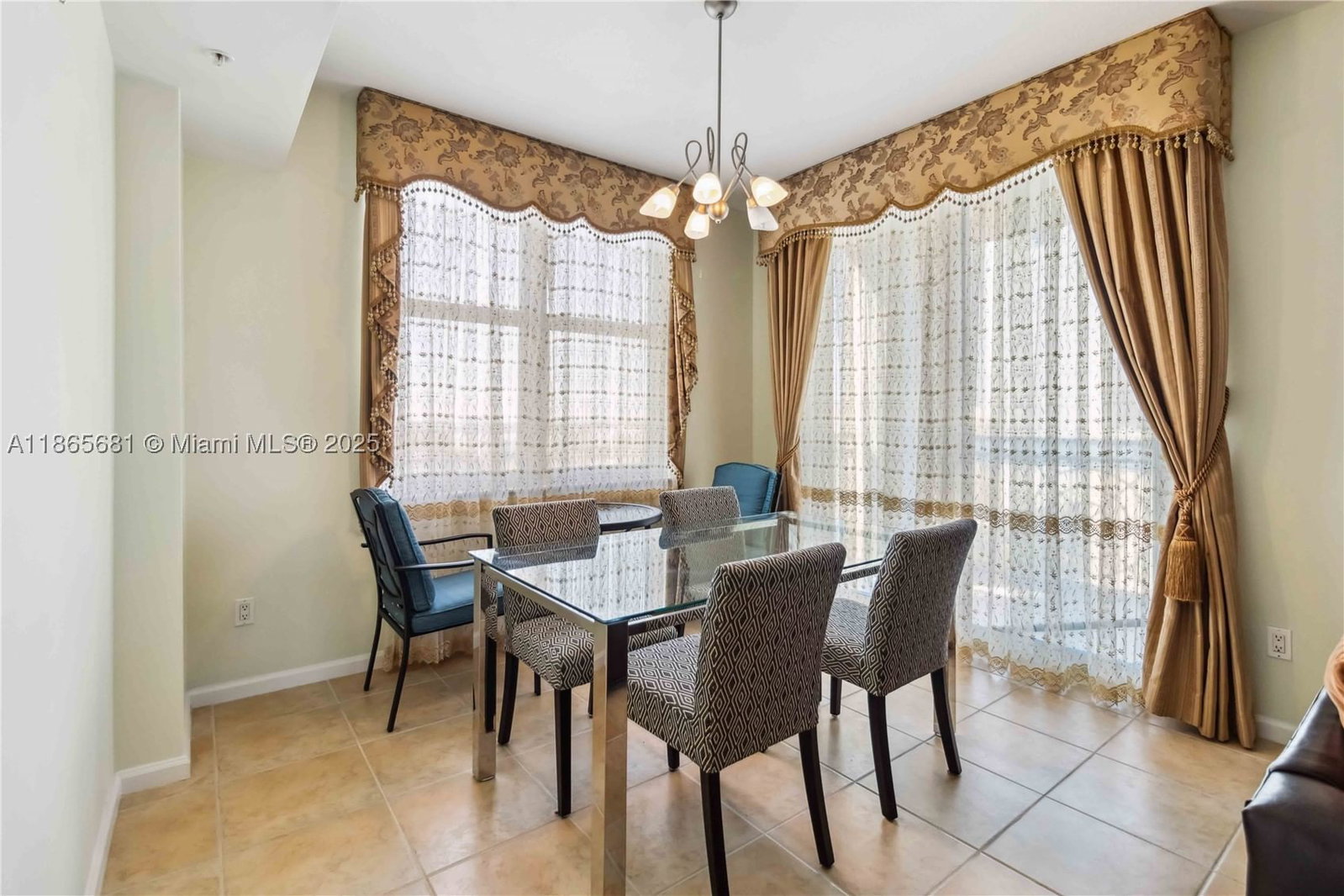 Real estate property located at 511 5th Ave #1214, Broward, Nuriver Landing Condo, Fort Lauderdale, FL