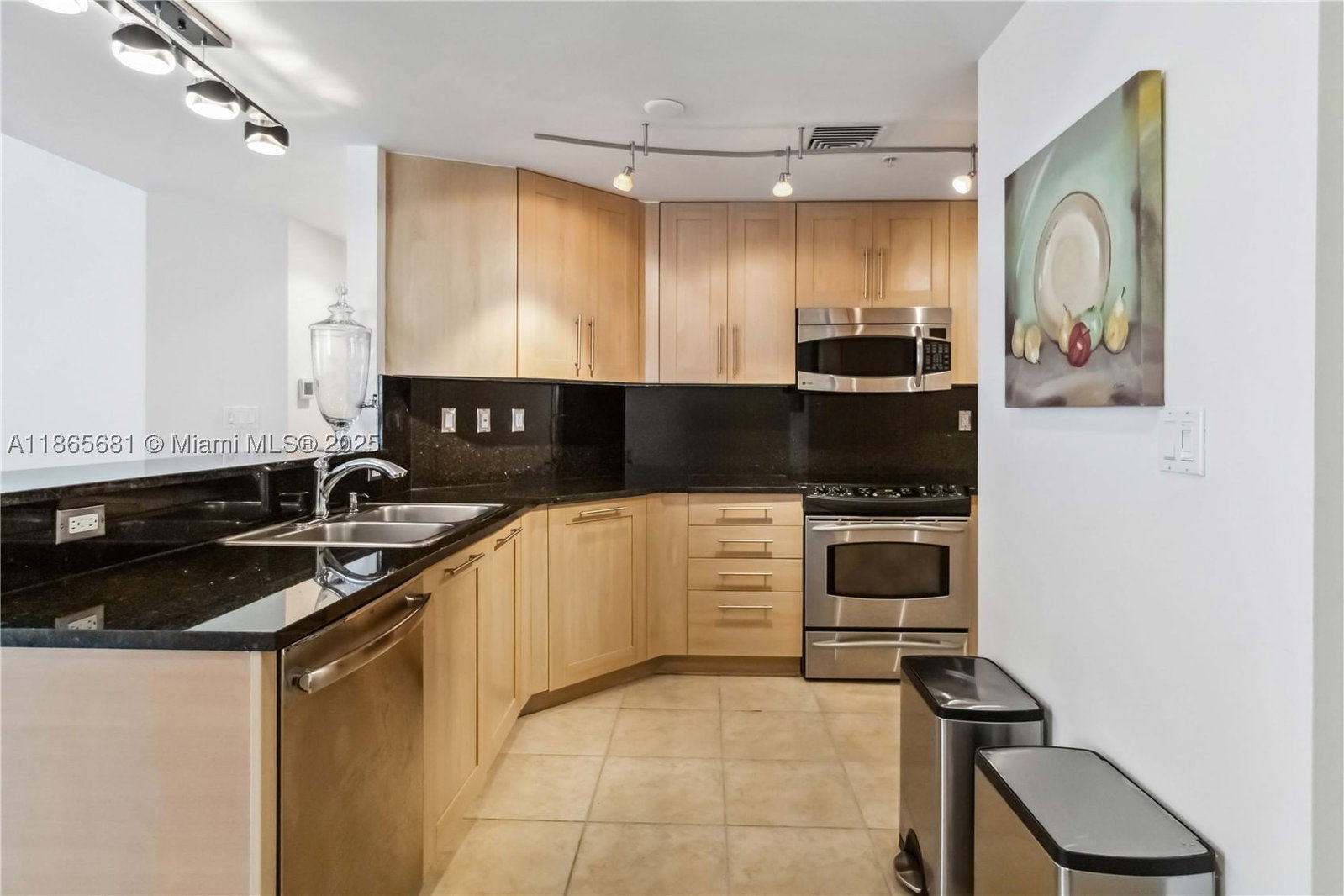 Real estate property located at 511 5th Ave #1214, Broward, Nuriver Landing Condo, Fort Lauderdale, FL
