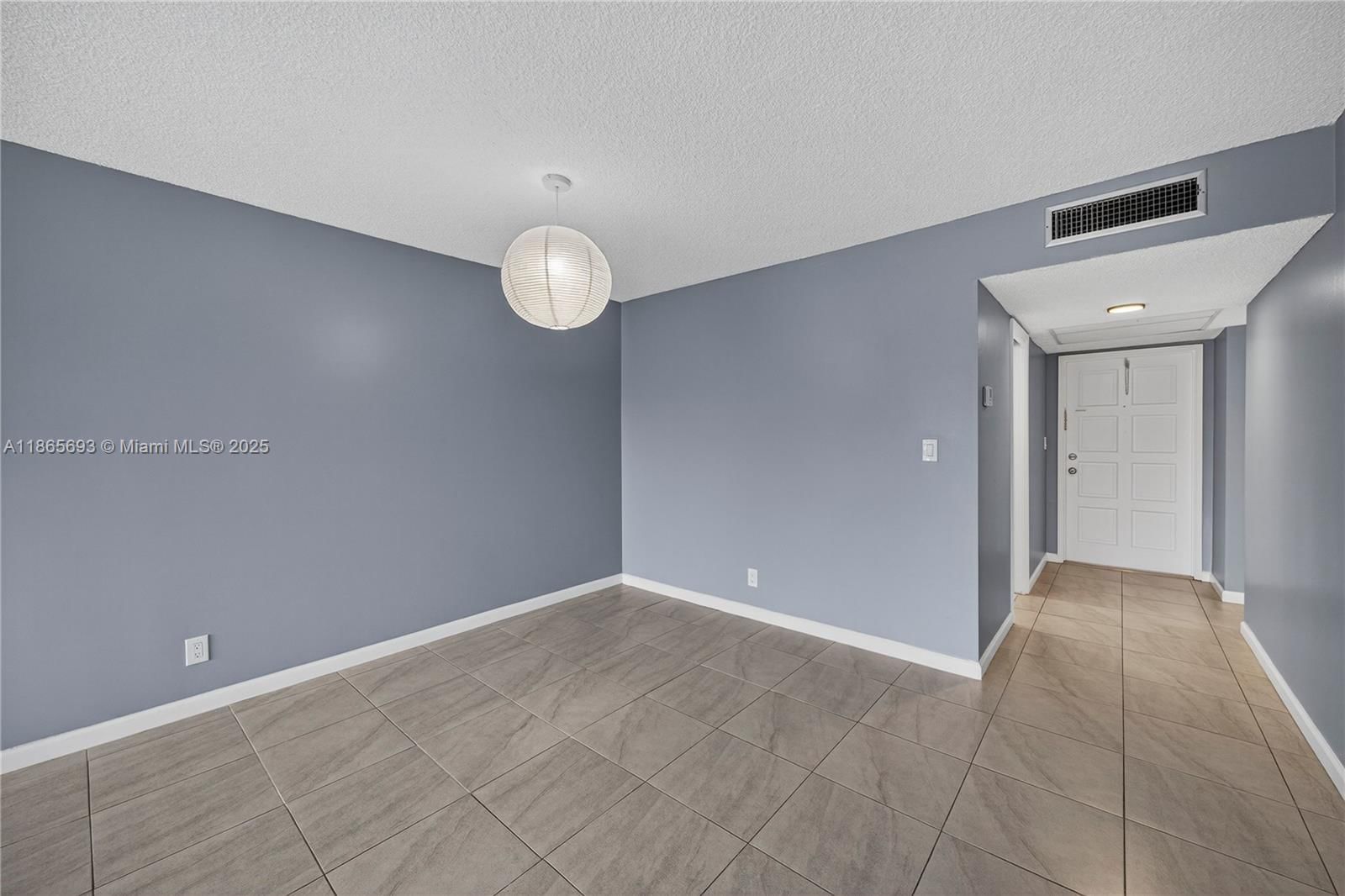 Real estate property located at 3001 Course Dr #105, Broward, Palm-aire Country Club, Pompano Beach, FL