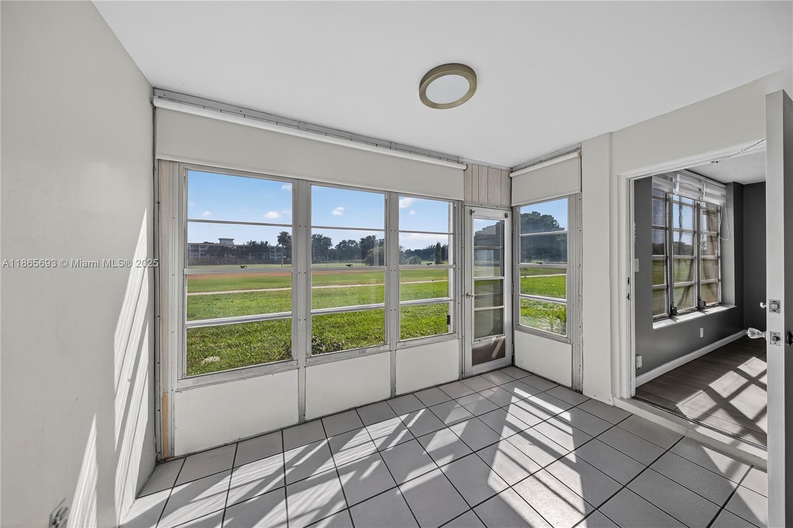 Real estate property located at 3001 Course Dr #105, Broward, Palm-aire Country Club, Pompano Beach, FL