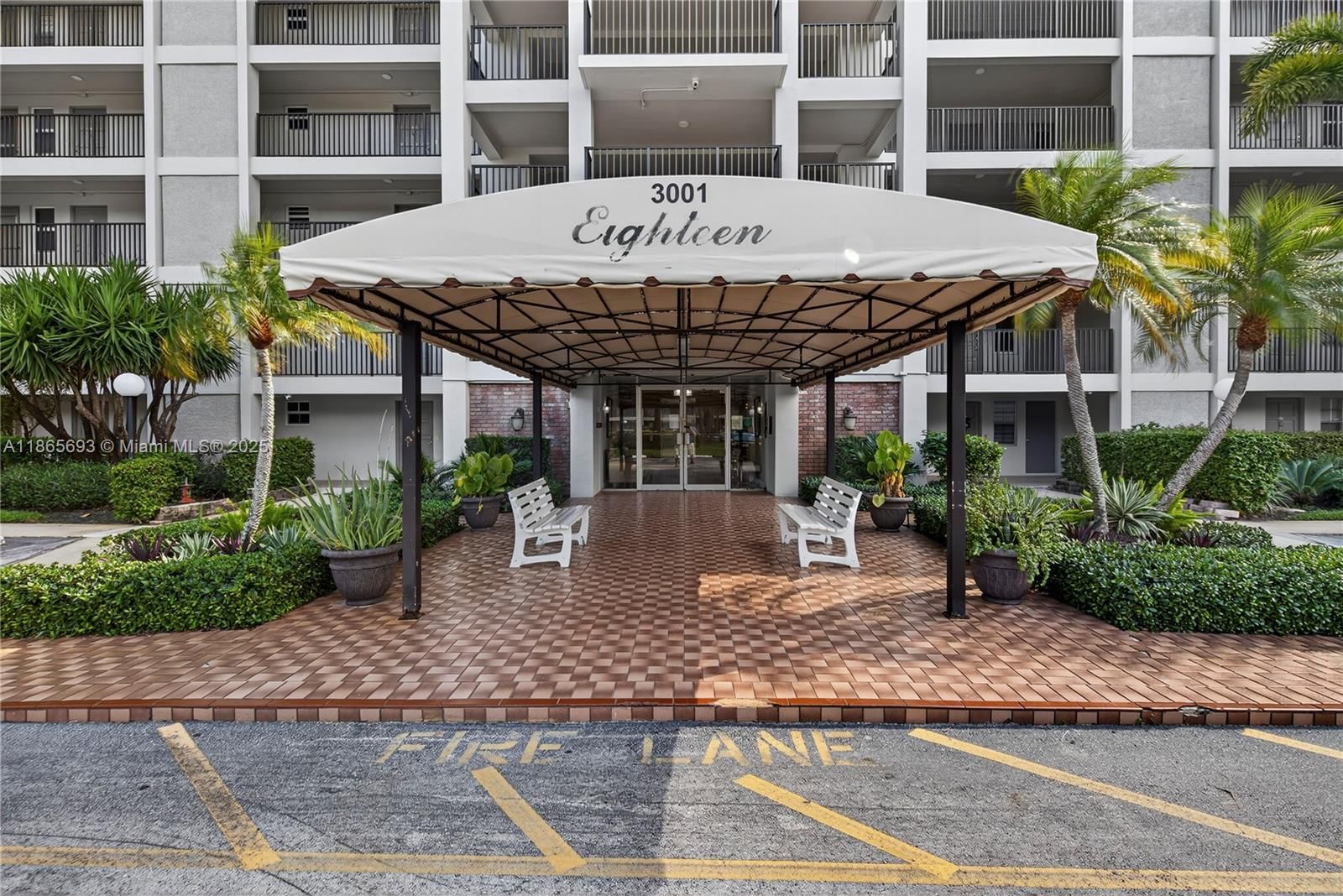 Real estate property located at 3001 Course Dr #105, Broward, Palm-aire Country Club, Pompano Beach, FL