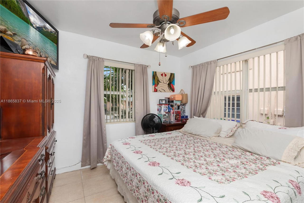 Real estate property located at 926 24th Ct, Miami-dade, Riverside Farms, Miami, FL