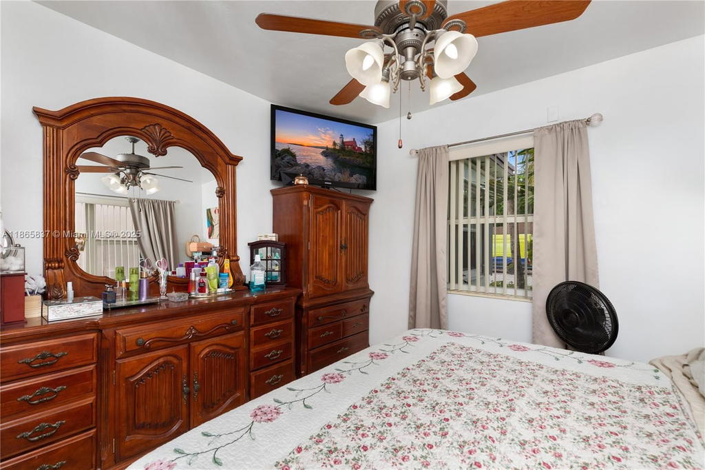 Real estate property located at 926 24th Ct, Miami-dade, Riverside Farms, Miami, FL