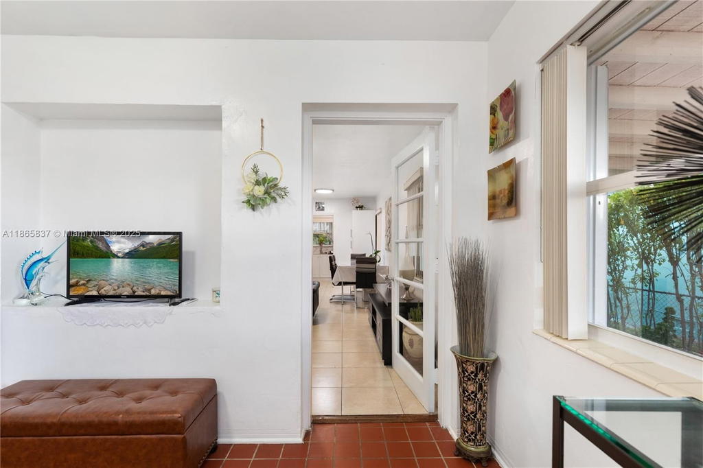 Real estate property located at 926 24th Ct, Miami-dade, Riverside Farms, Miami, FL