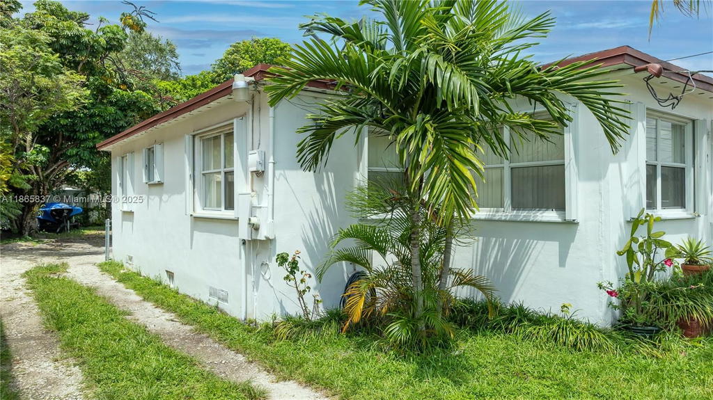 Real estate property located at 926 24th Ct, Miami-dade, Riverside Farms, Miami, FL