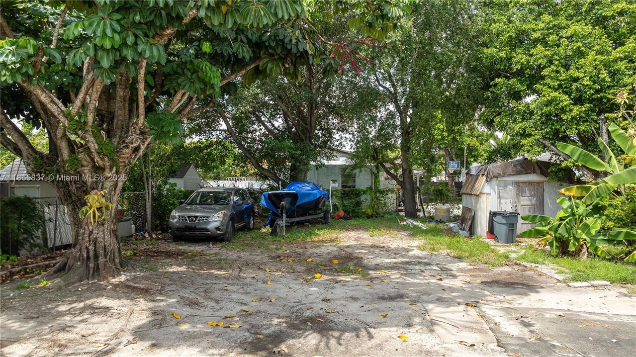Real estate property located at 926 24th Ct, Miami-dade, Riverside Farms, Miami, FL