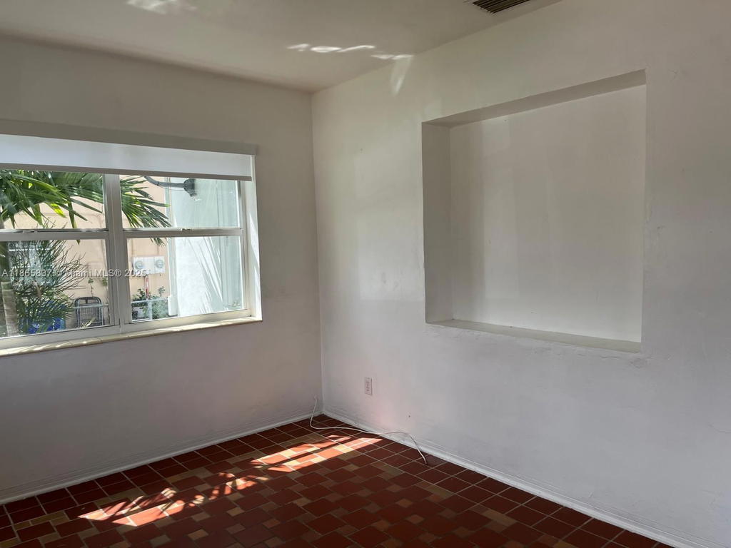 Real estate property located at 926 24th Ct, Miami-dade, Riverside Farms, Miami, FL