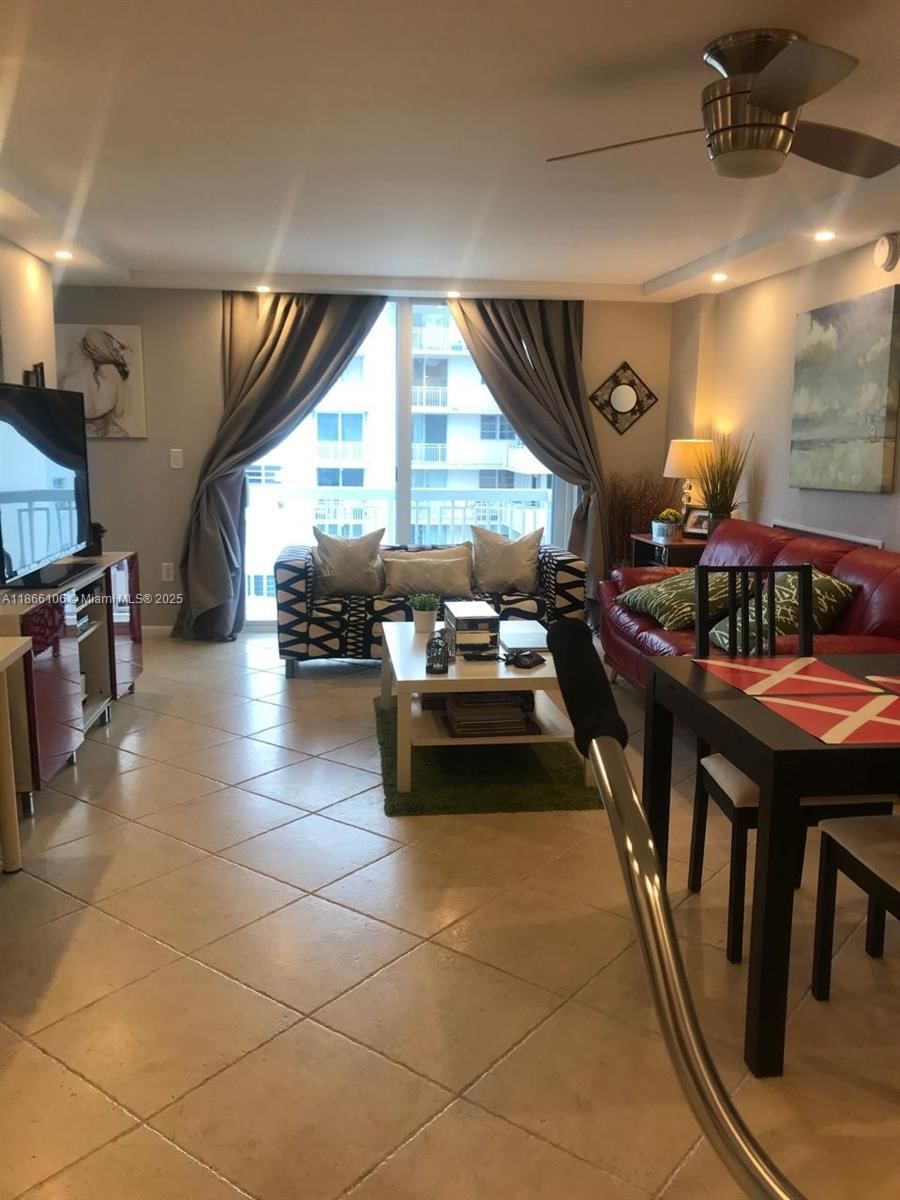 Real estate property located at 401 Ocean Dr #909, Miami-dade, The Presidential Condo, Miami Beach, FL