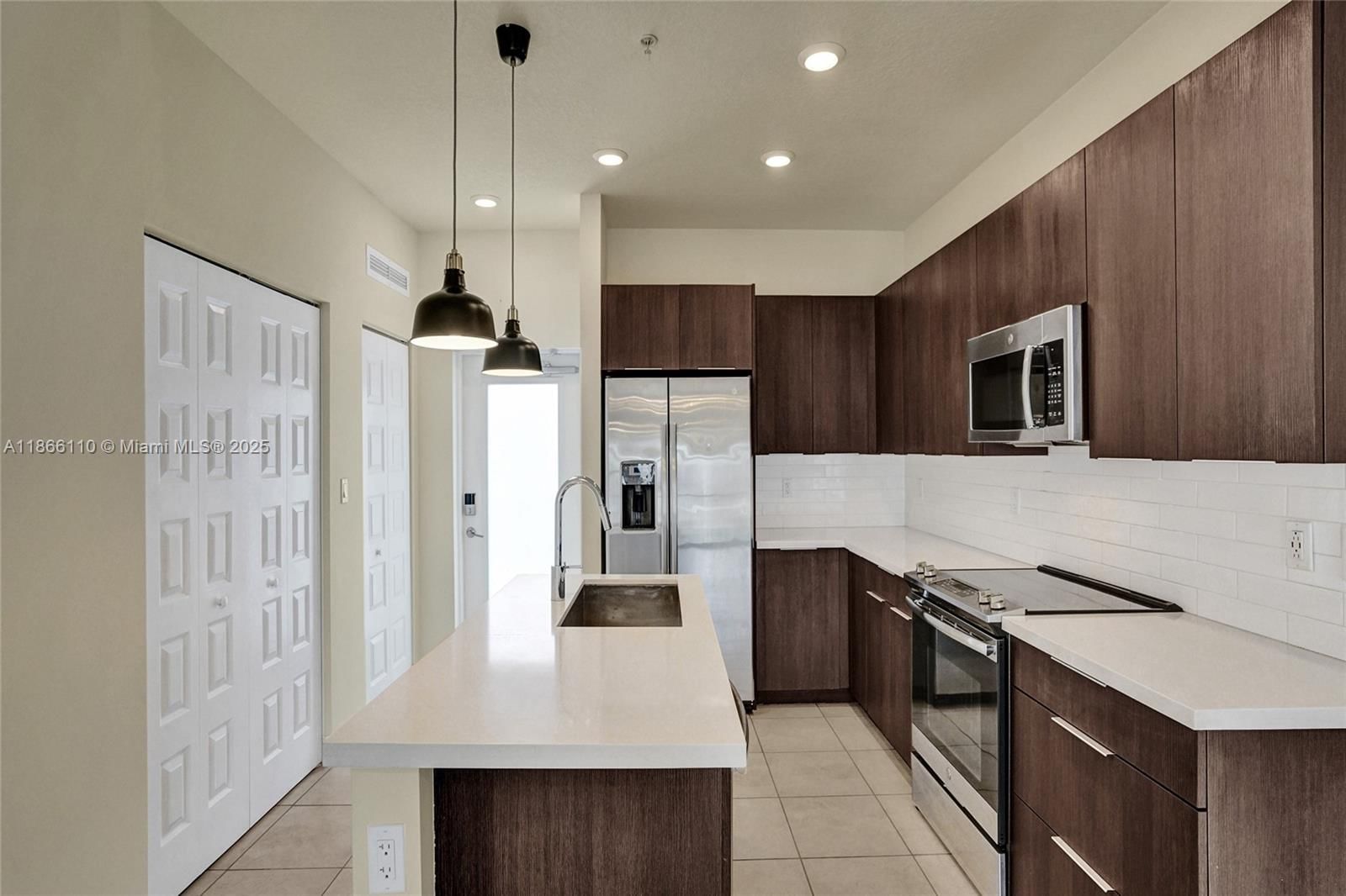 Real estate property located at 4740 84th Ct #42, Miami-dade, Urbana At The Residences, Doral, FL