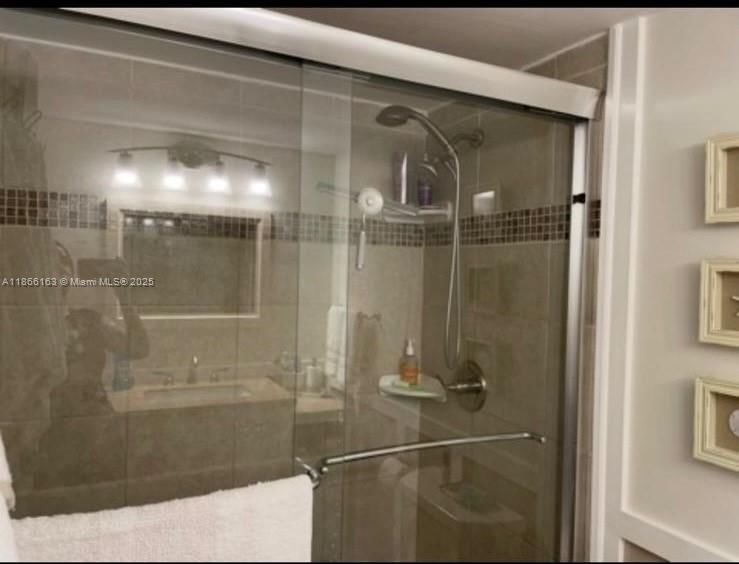 Real estate property located at 3000 Sunrise Blvd #3F, Broward, Carlton Tower Condo, Fort Lauderdale, FL