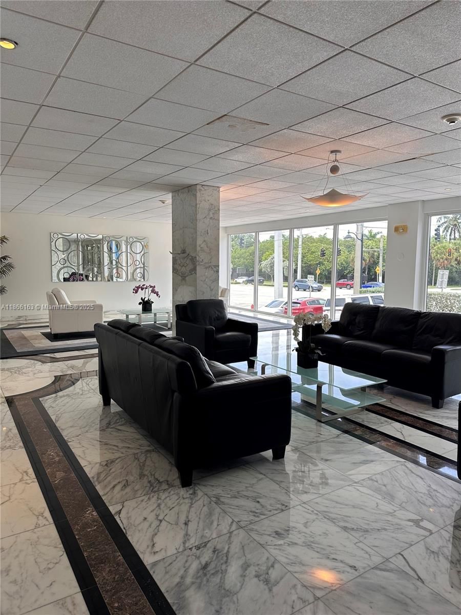 Real estate property located at 3000 Sunrise Blvd #3F, Broward, Carlton Tower Condo, Fort Lauderdale, FL
