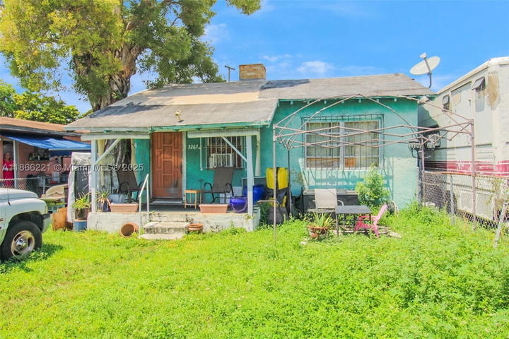 Real estate property located at 3267 35th St, Miami-dade, Melrose Heights 4th Sec, Miami, FL