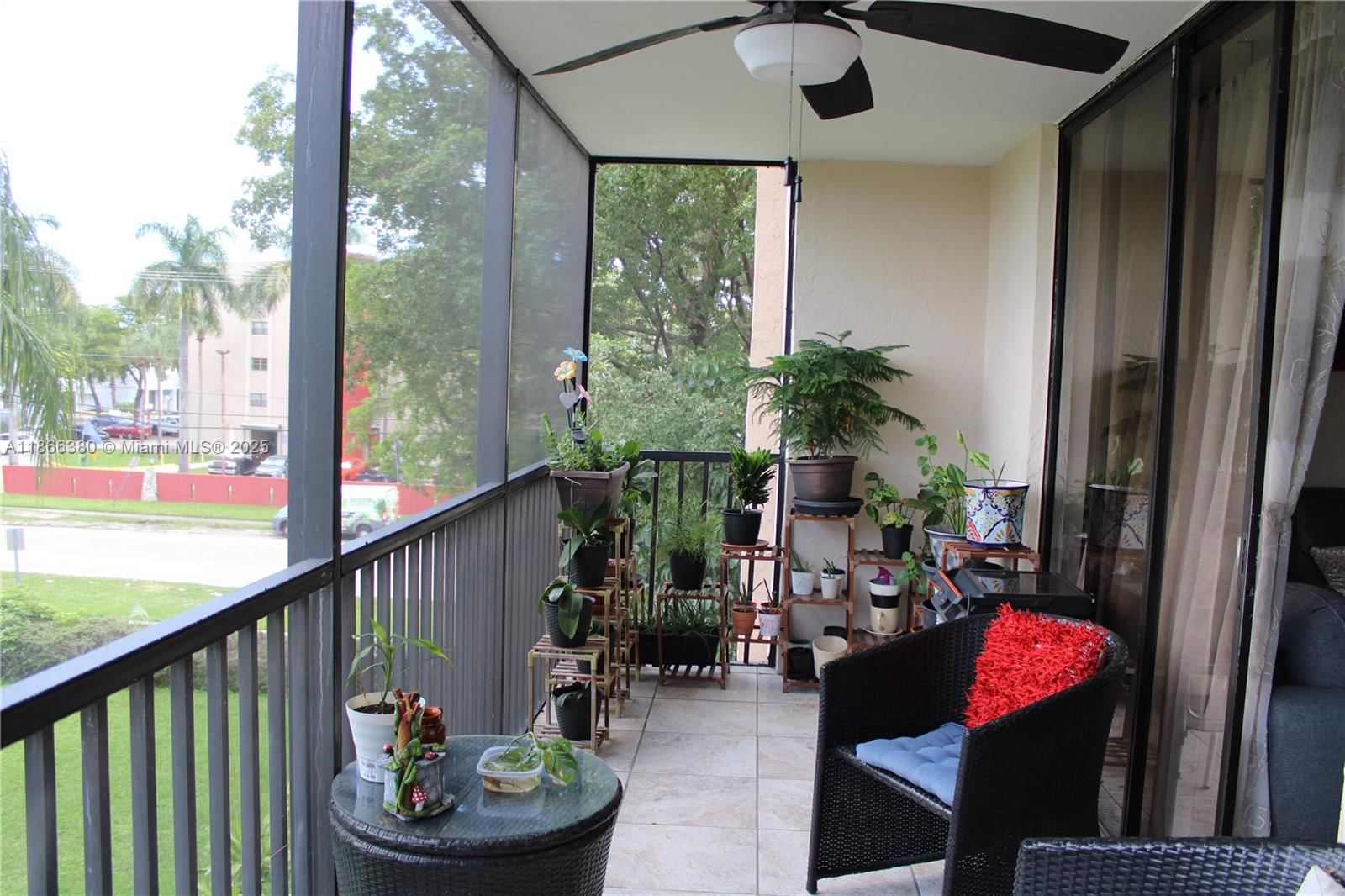 Real estate property located at 900 195th St #317, Miami-dade, Chantilly Condo, Miami, FL