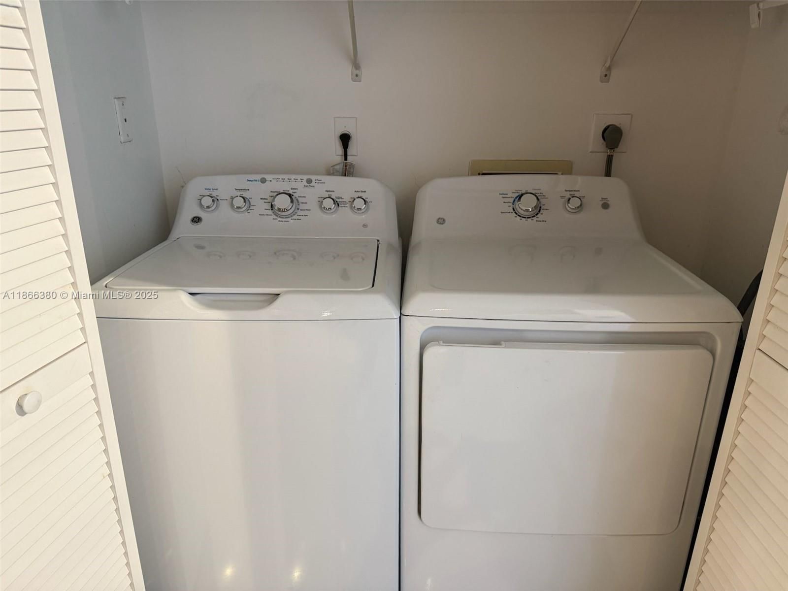 Real estate property located at 900 195th St #317, Miami-dade, Chantilly Condo, Miami, FL