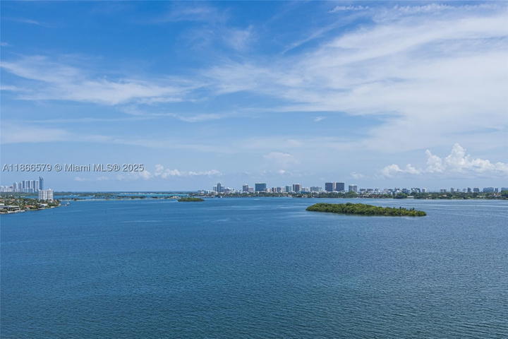 Real estate property located at 4000 Towerside Ter #1701, Miami-dade, The Towers Of Quayside Co, Miami, FL