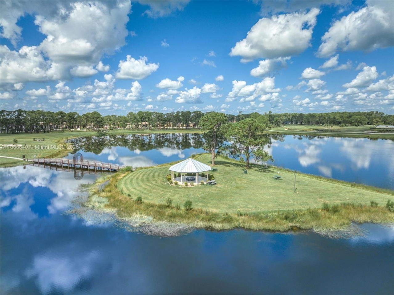 Real estate property located at 4919 Mendavia Drive, Highlands, The Preserve In Sun N Lake, Sebring, FL