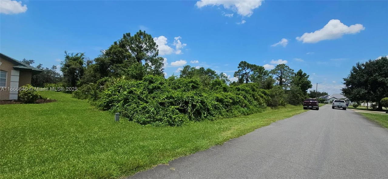 Real estate property located at 4919 Mendavia Drive, Highlands, The Preserve In Sun N Lake, Sebring, FL