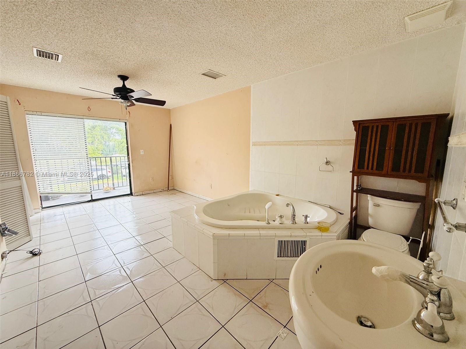 Real estate property located at 2669 52nd St #12, Miami-dade, Buenavista Lakes Condo, Hialeah, FL