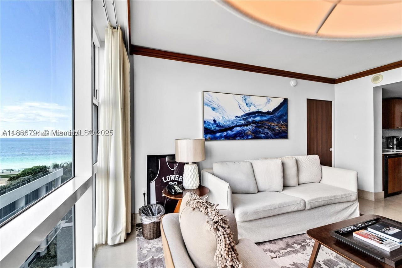 Real estate property located at 6801 Collins Ave #818, Miami-dade, Central Carillon Beach Co, Miami Beach, FL