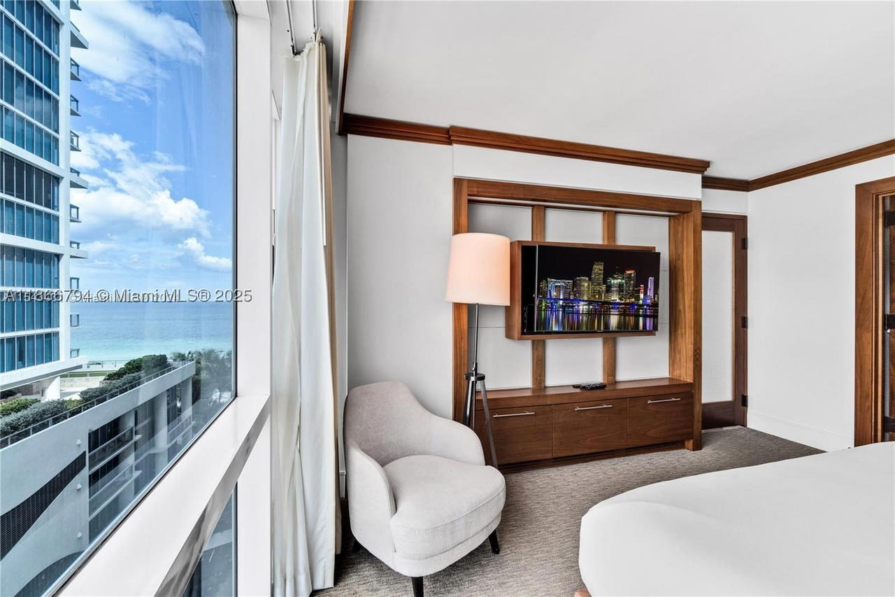 Real estate property located at 6801 Collins Ave #818, Miami-dade, Central Carillon Beach Co, Miami Beach, FL