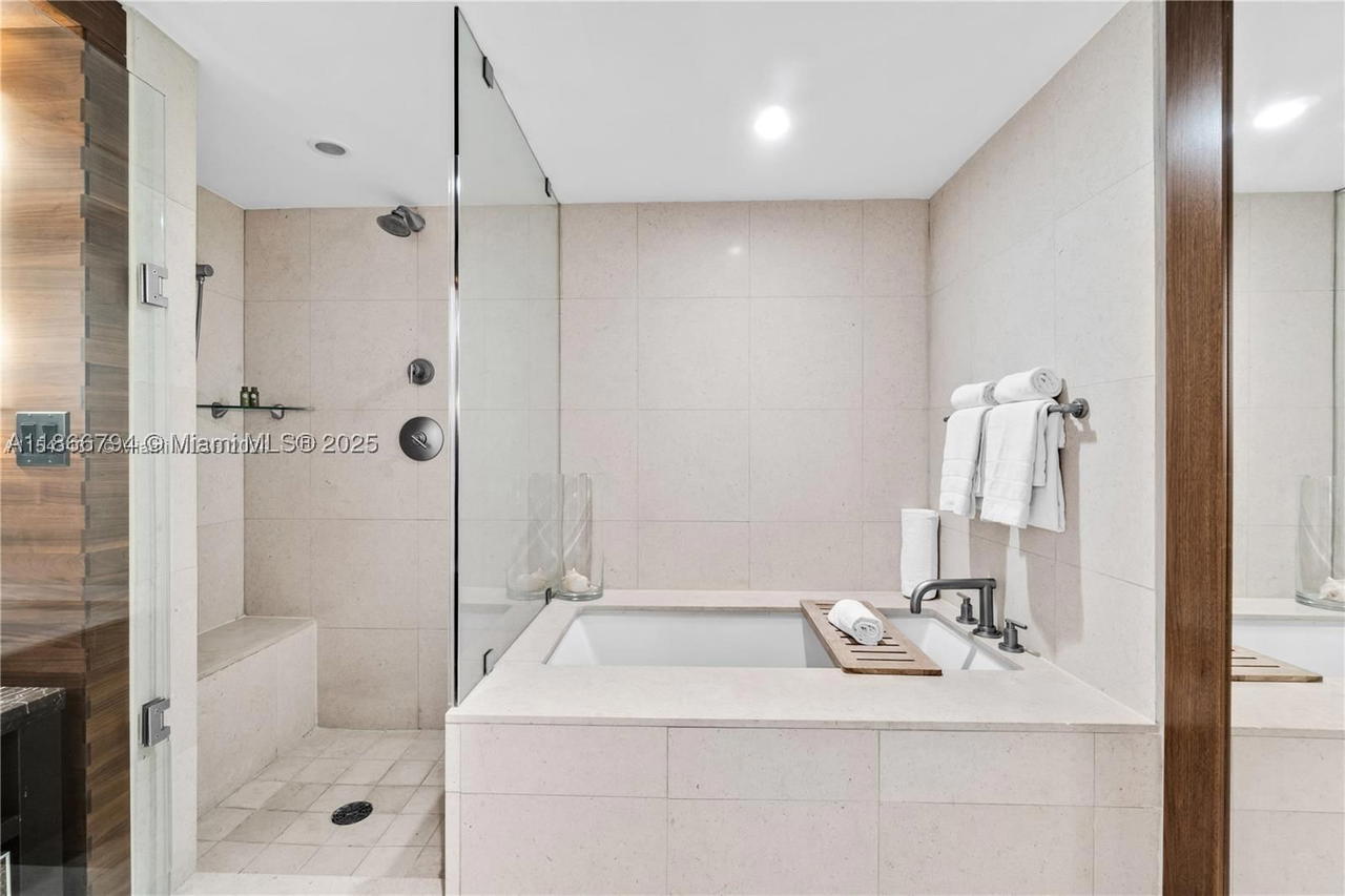 Real estate property located at 6801 Collins Ave #818, Miami-dade, Central Carillon Beach Co, Miami Beach, FL