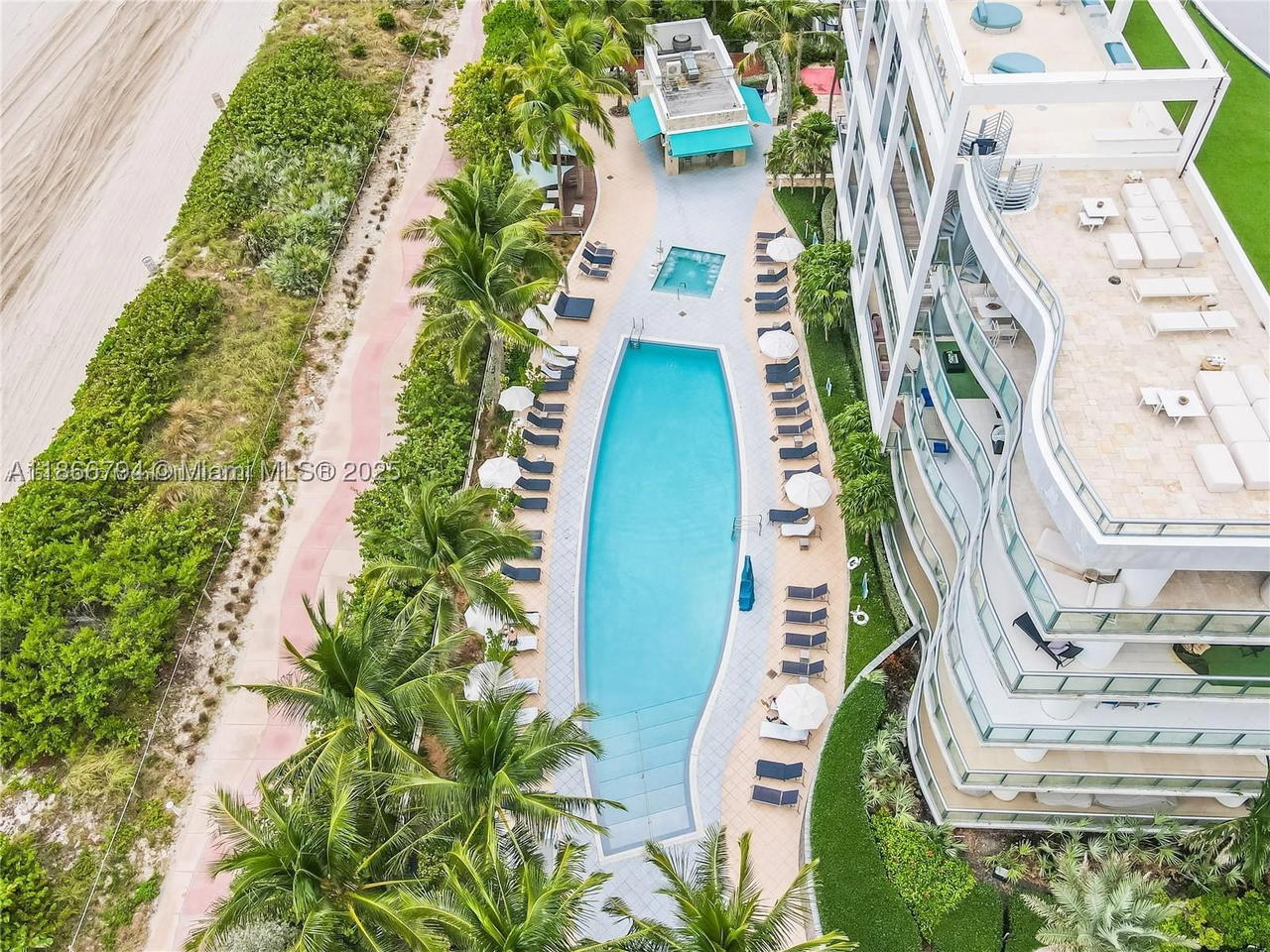 Real estate property located at 6801 Collins Ave #818, Miami-dade, Central Carillon Beach Co, Miami Beach, FL