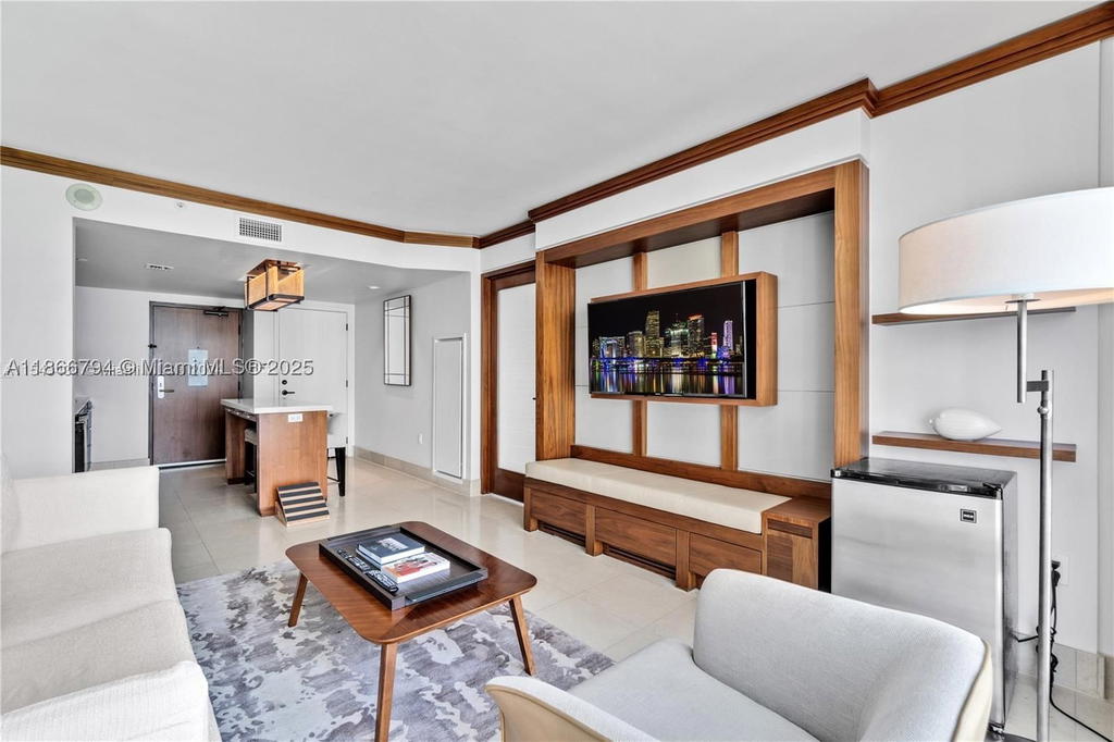 Real estate property located at 6801 Collins Ave #818, Miami-dade, Central Carillon Beach Co, Miami Beach, FL