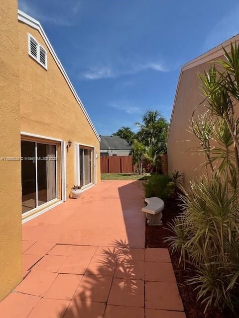 Real estate property located at 8059 191st St, Miami-dade, Lakes Of Avalon Sec 1, Hialeah, FL